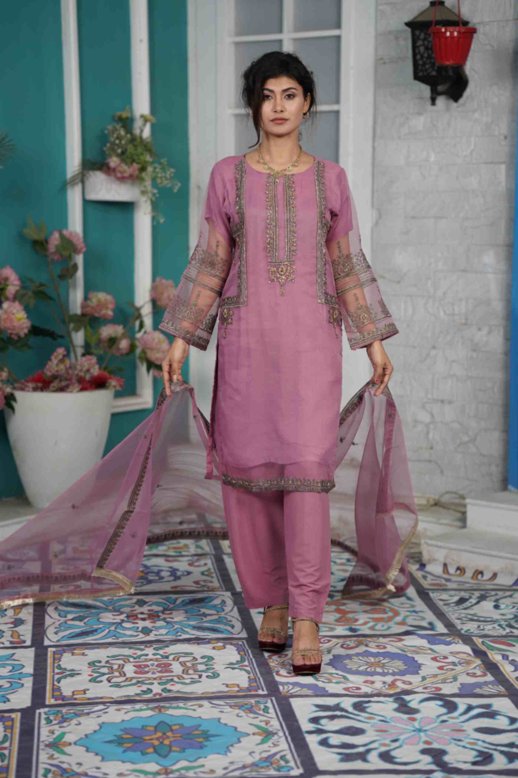 EMBROIDED ORGANZA OUTFIT | TK-0352