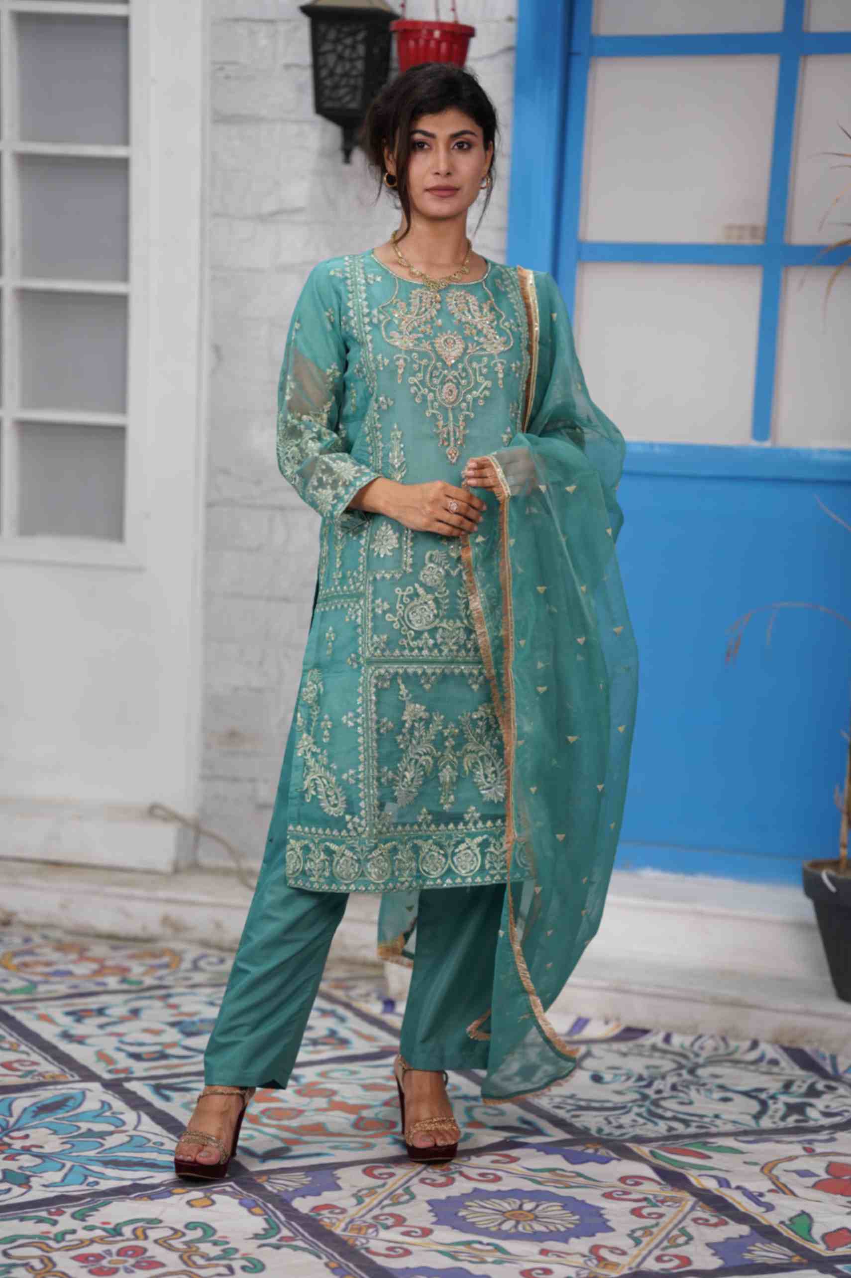 EMBROIDED ORGANZA OUTFIT | TK-0382